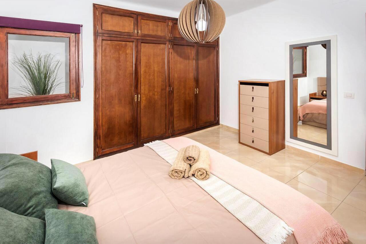 Apartamentos Mares De Lava - Puerto Del Carmen 푸에르토 델 카르멘 외부 사진