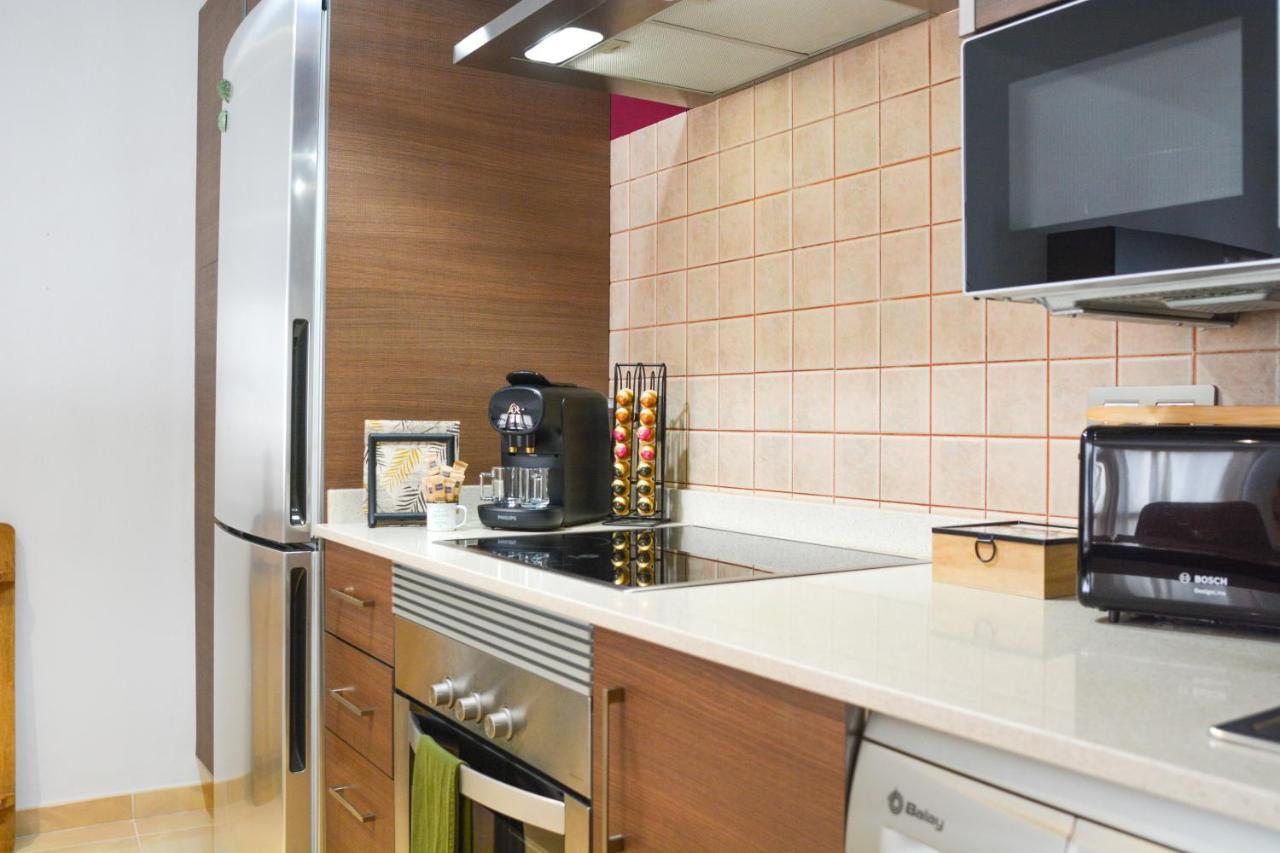 Apartamentos Mares De Lava - Puerto Del Carmen 푸에르토 델 카르멘 외부 사진