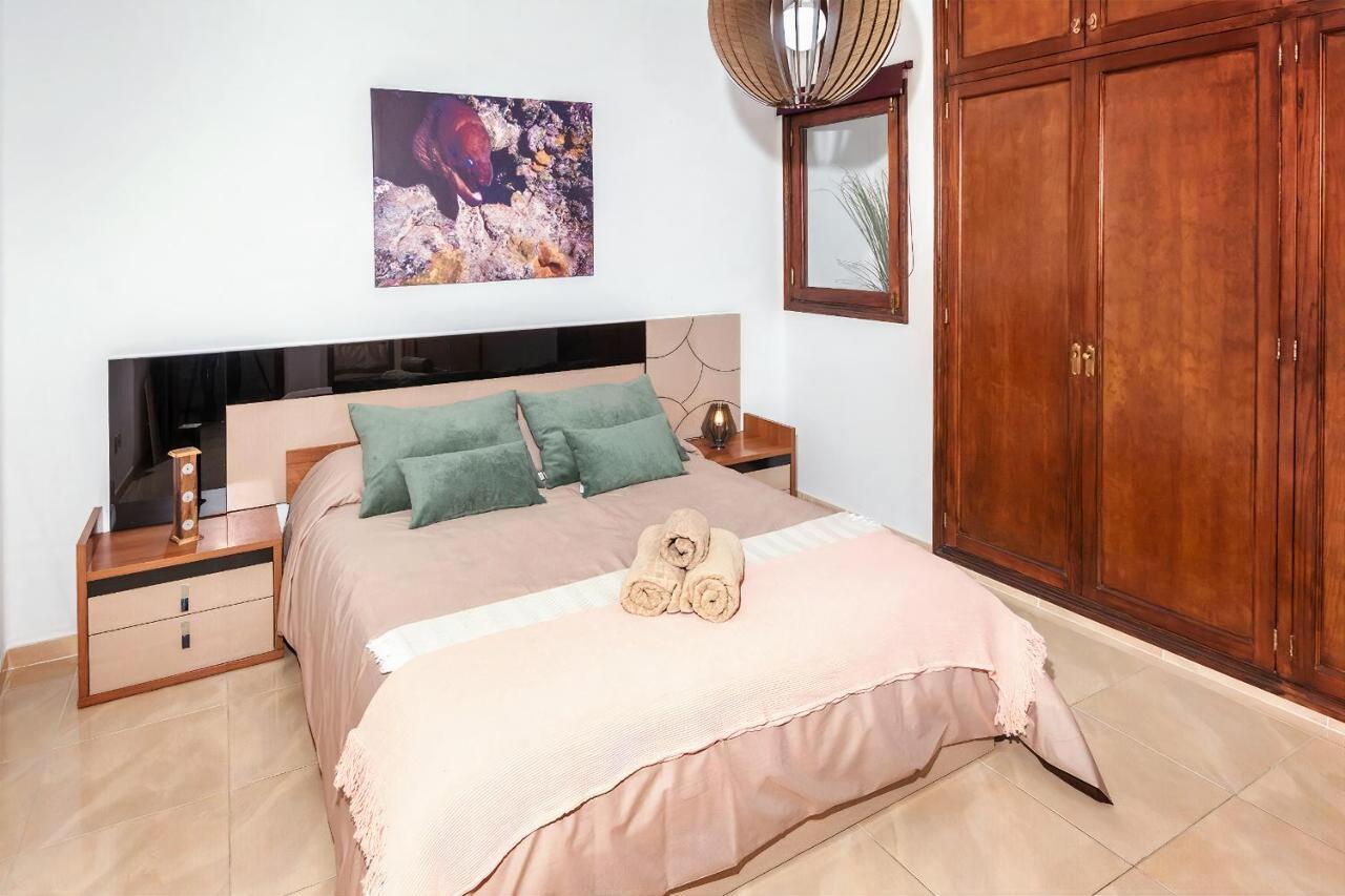 Apartamentos Mares De Lava - Puerto Del Carmen 푸에르토 델 카르멘 외부 사진